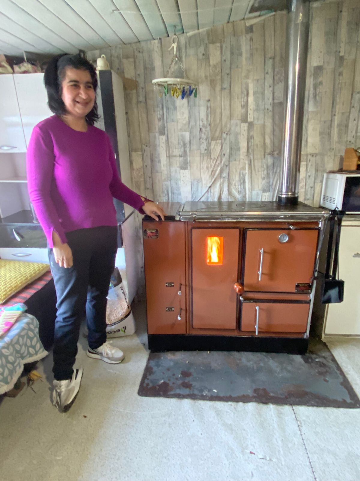 Cocina a pellet Sin electricidad - Modelo Ecomix mixta pellet o leña - Imagen 12