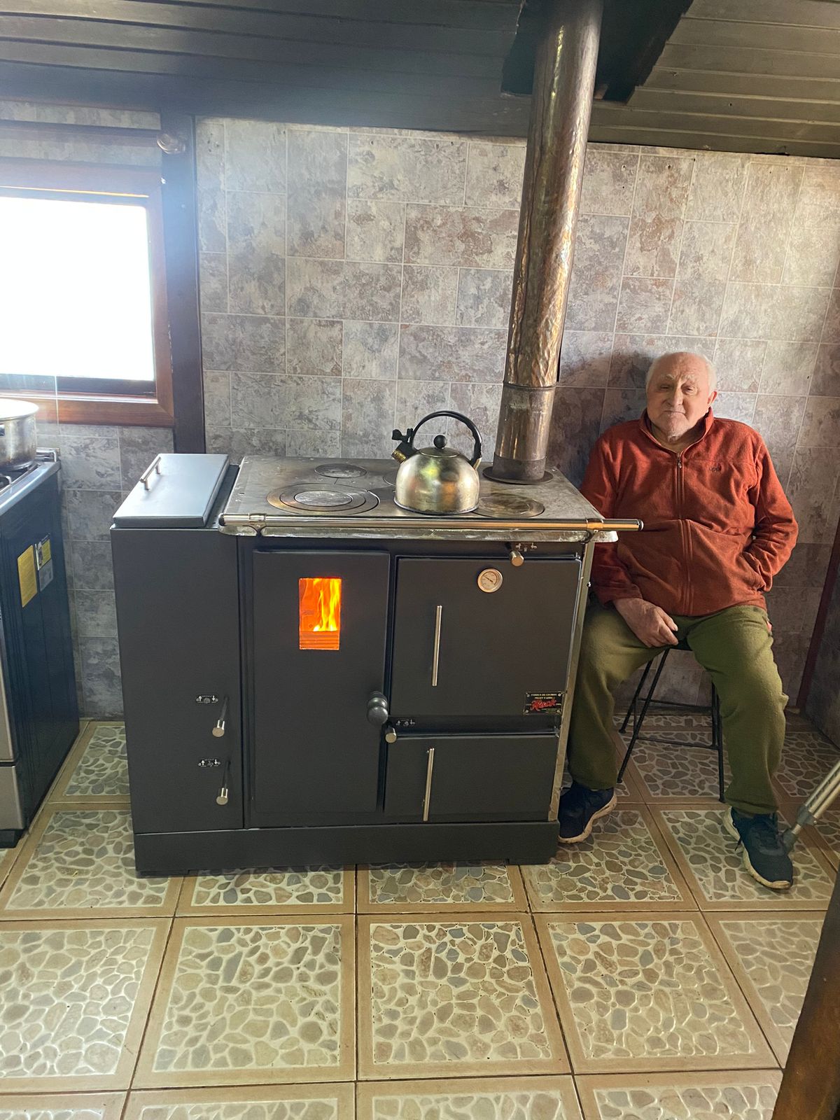 Cocina a pellet Sin electricidad - Modelo Ecomix mixta pellet o leña - Imagen 6